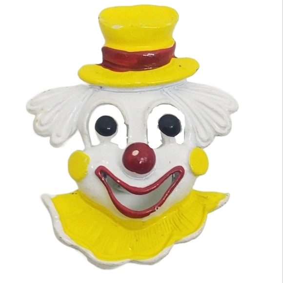 GERRYS VINTAGE WHIMSICAL CLOWN BROOCH - Picture 1 of 4